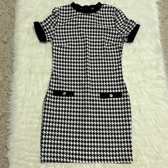 SHEIN Dresses & Skirts - 3/20 SHEIN black and white houndstooth dress